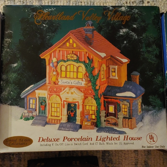 Dickens village - Picture 10 of 13